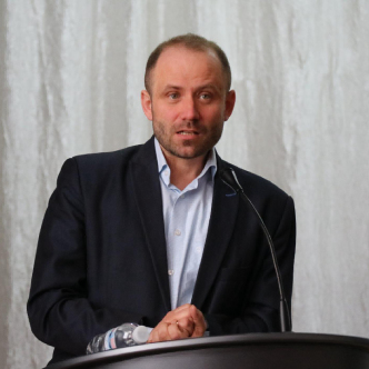 Яка роль церкви в суспільному житті країни?