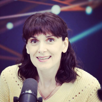 За рамками домівки