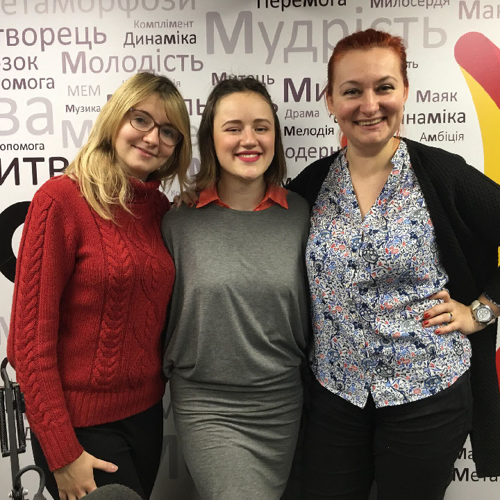 ДівчачийLive: Обійми. Запізнення. Теплий одяг.